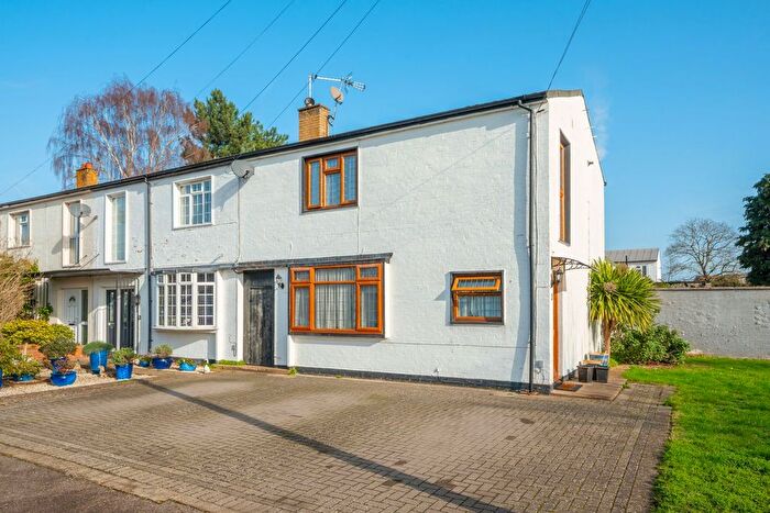 4 Bedroom Terraced House For Sale In Pentland Avenue, Shepperton, TW17