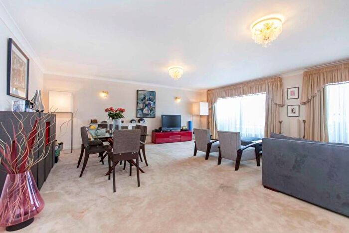 3 Bedroom Flat To Rent In Stuart House, Windsor Way, Brook Green, W14