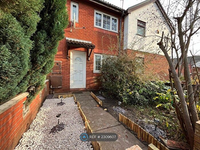 2 Bedroom Terraced House To Rent In Hilton Street, Salford, M7