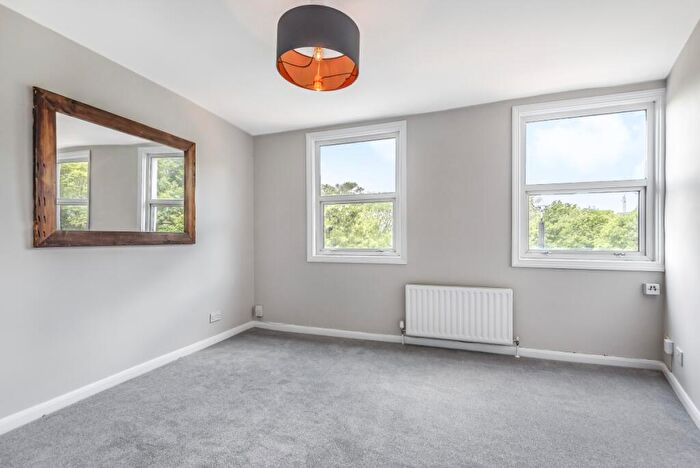 1 Bedroom Flat To Rent In Battersea Rise London, SW11