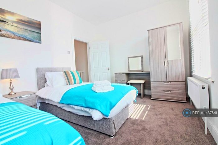 3 Bedroom Terraced House To Rent In Fairfax Drive, Westcliff-On-Sea, SS0