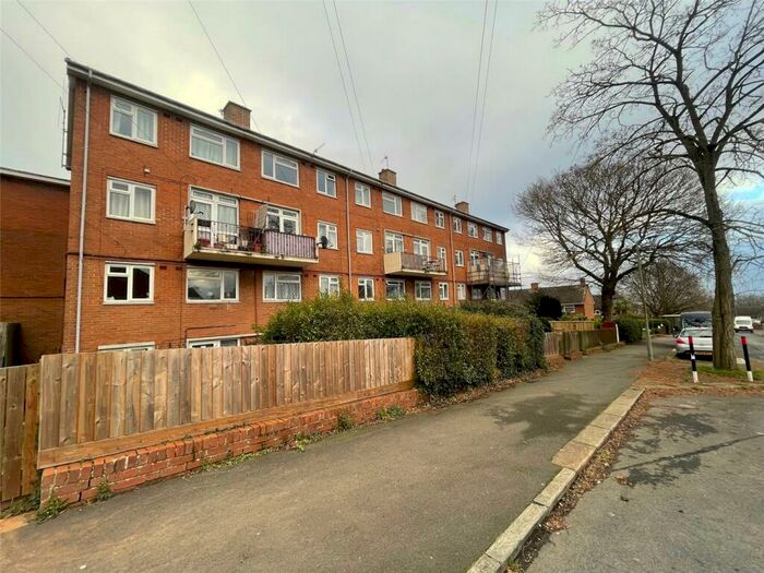 3 Bedroom Maisonette To Rent In Lancelot Road, Exeter, Devon, EX4