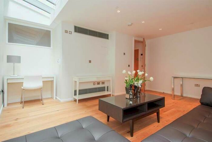 Semi-Detached House To Rent In 15 Meritas CouRT10 Salem Roadlondon