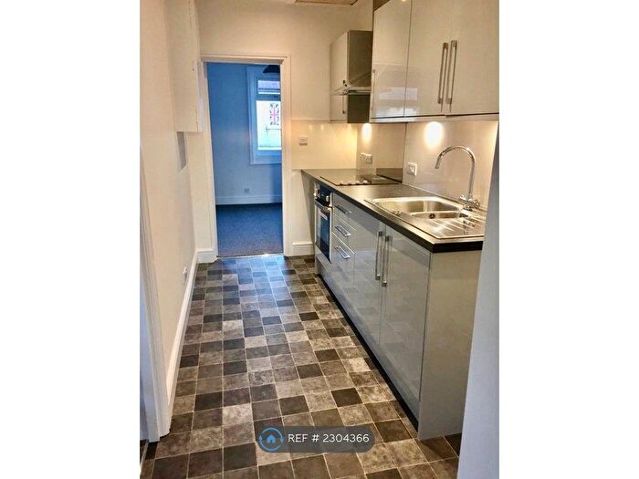 1 Bedroom Flat To Rent In Rodbourne Road, Swindon, SN2