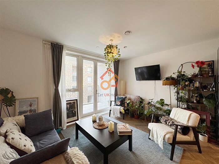 3 Bedroom Flat To Rent In Hodge House, Granville Road, London, NW6