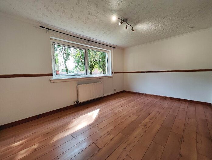 2 Bedroom Flat To Rent In Mossvale Street, Paisley, PA3