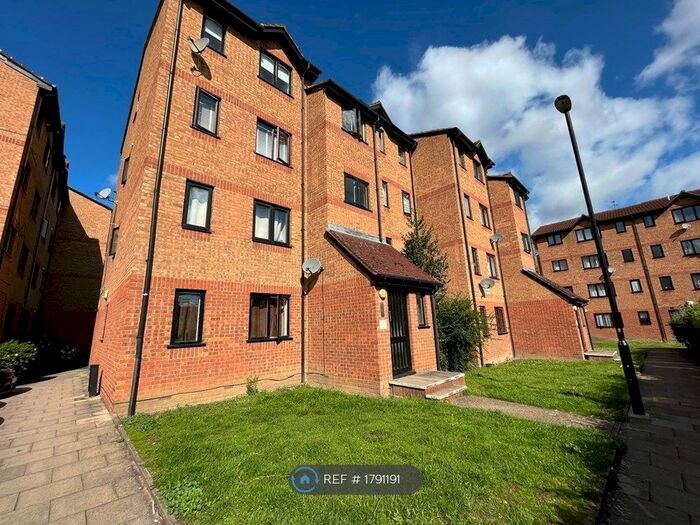 1 Bedroom Flat To Rent In Baildon Street, London, SE8