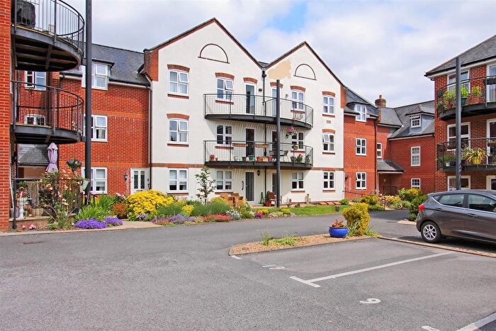 2 Bedroom Flat To Rent In St Edmunds Church Street, Salisbury, SP1