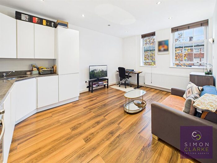 1 Bedroom Flat To Rent In High Road, Whetstone, N20