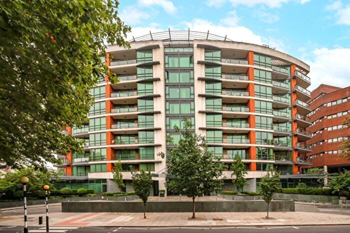 2 Bedroom Flat To Rent In Pavilion Apartments, London, NW8