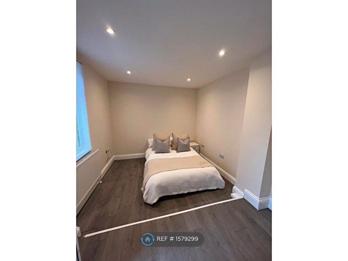 Studio To Rent In Brook Street, Luton, LU3