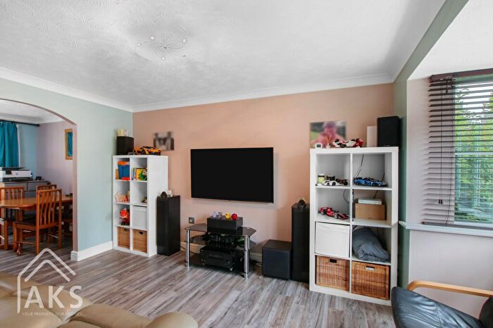 3 Bedroom Detached House For Sale In Welland Road, Hilton, DE65