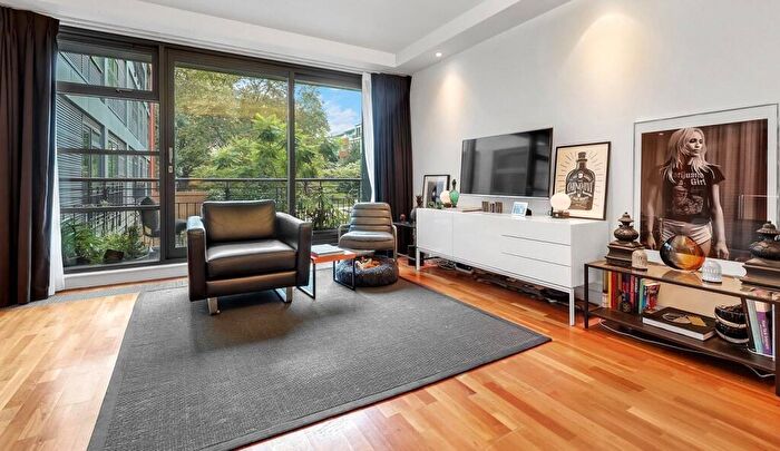 1 Bedroom Apartment To Rent In City Road, EC1Y