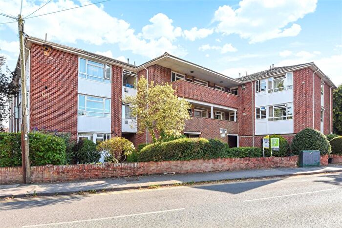 2 Bedroom Apartment To Rent In Grainford Court, Crescent Road, Wokingham, Berkshire, RG40