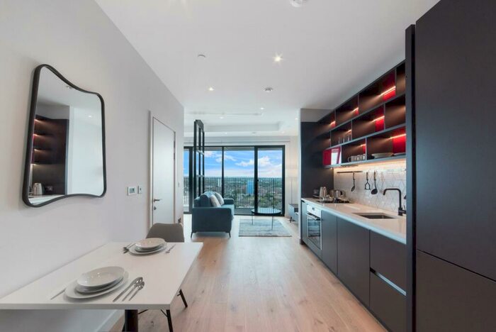 Apartment To Rent In Corson House, London City Island, London, E14