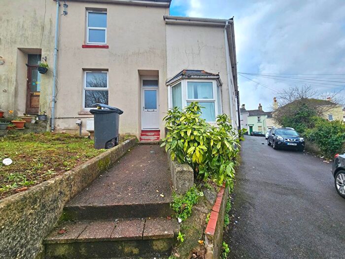 2 Bedroom Property To Rent In Jubilee Terrace, Paignton, TQ3