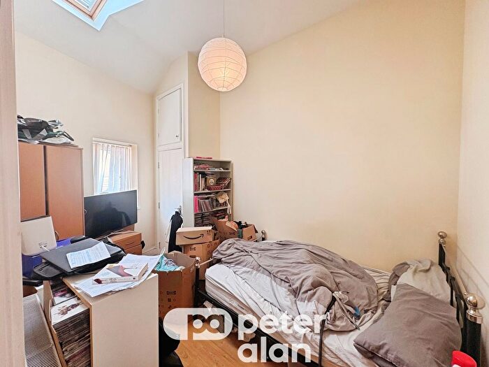 1 Bedroom Flat To Rent In Wyndham Crescent, Cardiff, CF11