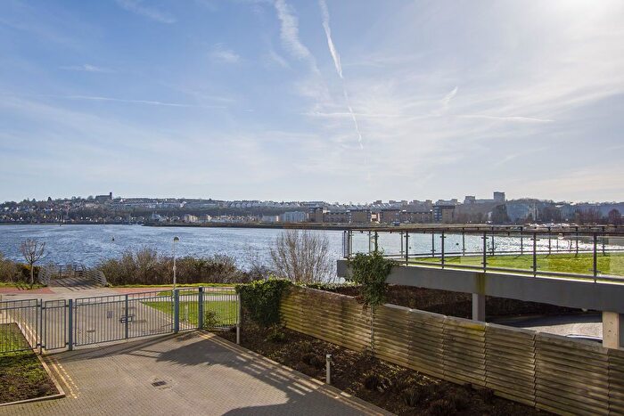 2 Bedroom Flat For Sale In Davaar House, Ferry Court, Cardiff, CF11