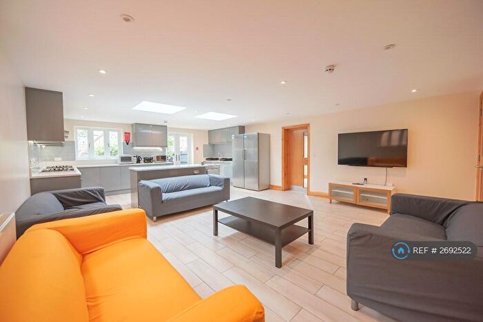 11 Bedroom Detached House To Rent In Wokingham Road, Reading, RG6