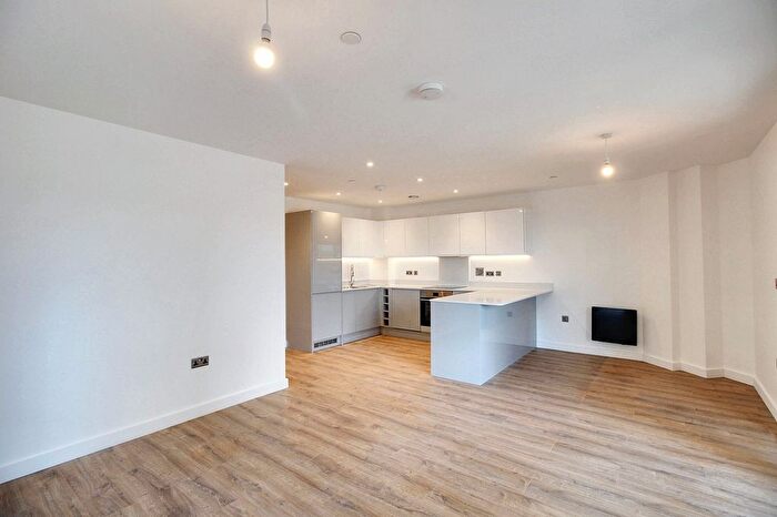 2 Bedroom Flat To Rent In Victoria Road, Pyramid House, TN23