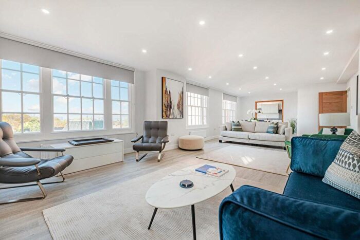 5 Bedroom Flat To Rent In Finchley Road, St John's Wood, London, NW8