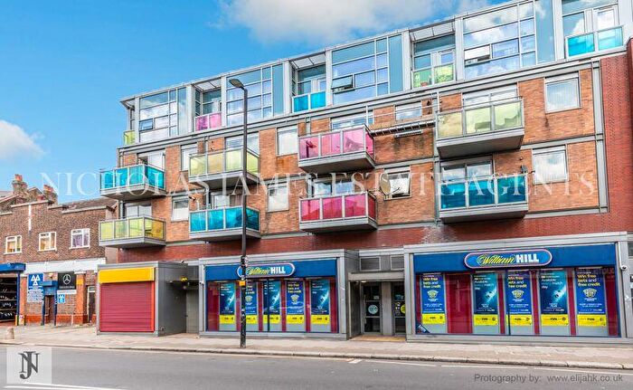 2 Bedroom Flat To Rent In West Green Road, London, N15