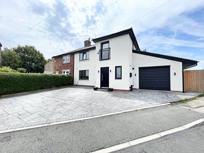 4 Bedroom Semi-Detached House For Sale In Heath Avenue, Ramsbottom, Bury, Greater Manchester, BL0