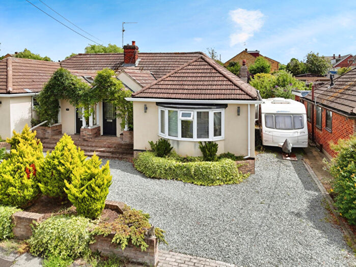 3 Bedroom Semi-Detached Bungalow For Sale In South View Road, South Benfleet, SS7