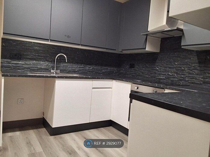 6 Bedroom End Of Terrace House To Rent In Highwood Lane, Loughton, IG10