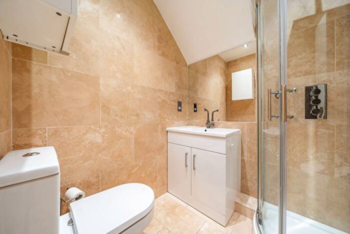 1 Bedroom Flat To Rent In Hans Place, Knightsbridge, London, SW1X