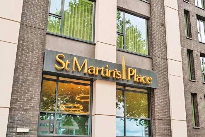 2 Bedroom Flat For Sale In Broad Street, Birmingham, B15