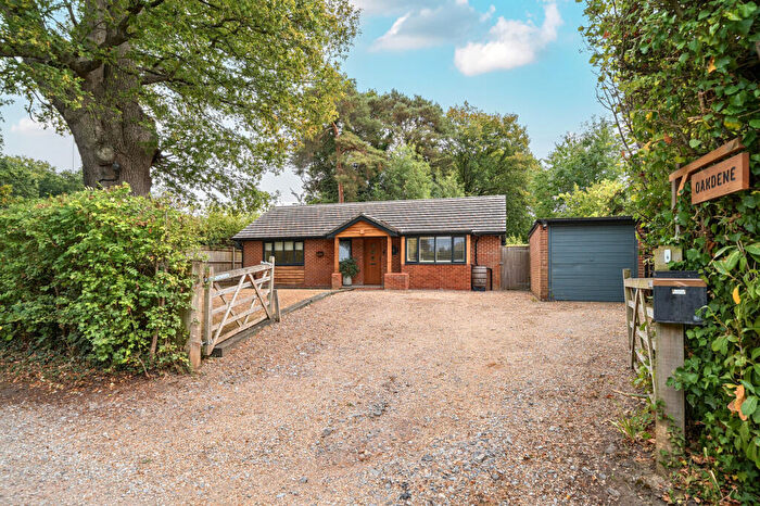 4 Bedroom Bungalow For Sale In Goose Lane, Hook, RG27