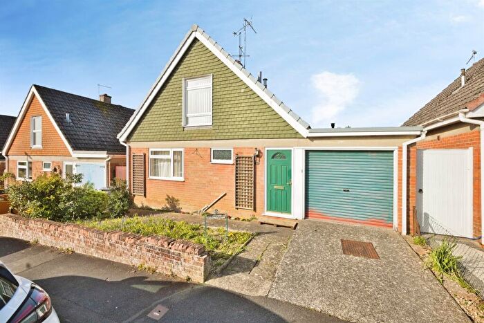 3 Bedroom Detached Bungalow For Sale In Burroughes Avenue, Yeovil, BA21