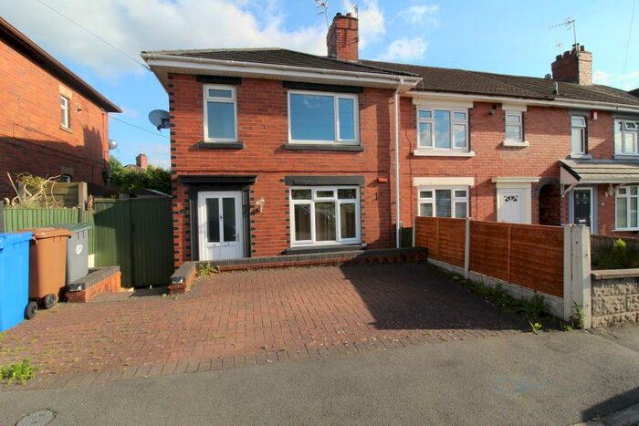 3 Bedroom End Of Terrace House To Rent In Buckingham Crescent, Hanford, Stoke On Trent, Staffordshire, ST4