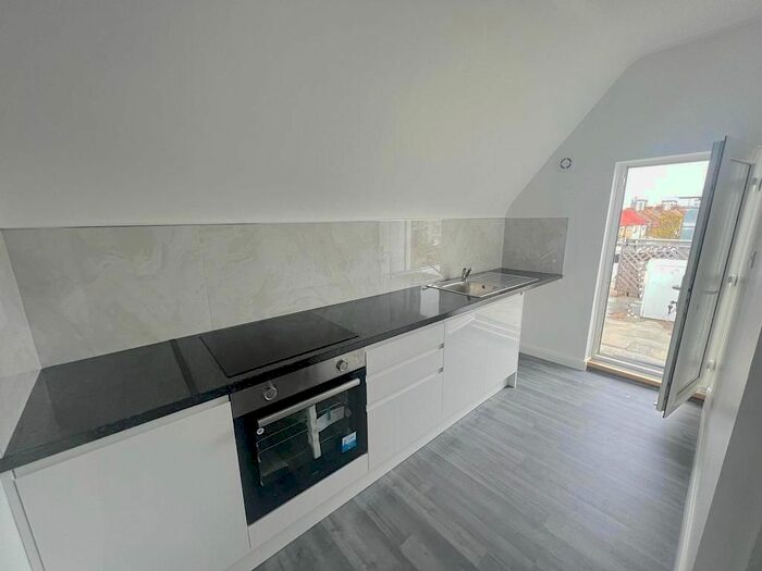 1 Bedroom Flat To Rent In Western Road, Southall, UB2