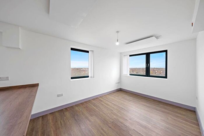 2 Bedroom Flat To Rent In Maple Close, Liverpool, L21