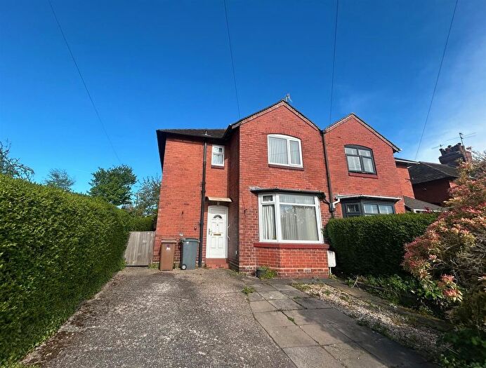 3 Bedroom Semi-detached House To Rent In Garden Place, Stoke-On-Trent, ST4