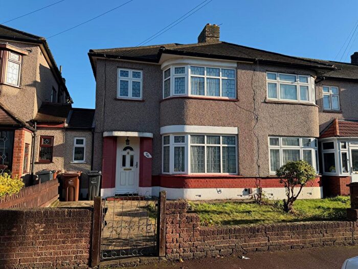 3 Bedroom End Of Terrace House For Sale In Sandringham Road, Barking, IG11