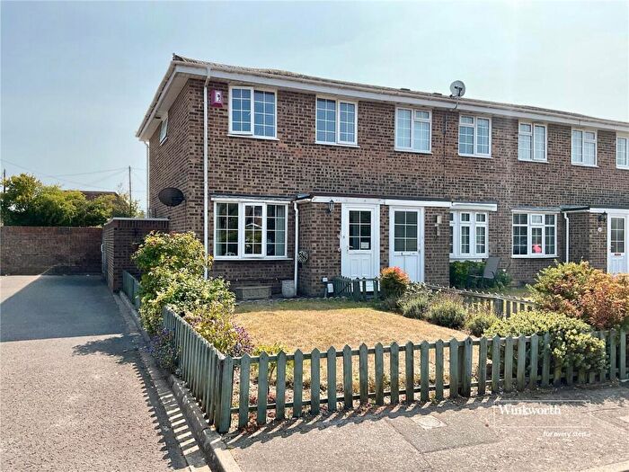 2 Bedroom End Of Terrace House To Rent In Ambassador Close, Christchurch, Dorset, BH23
