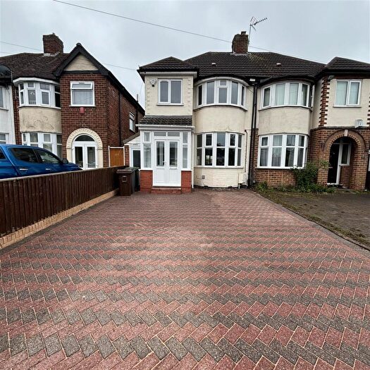 3 Bedroom Semi-Detached House To Rent In Old Lode Lane, Solihull, B92