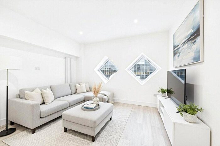 Studio To Rent In High Street, Maidenhead, SL6