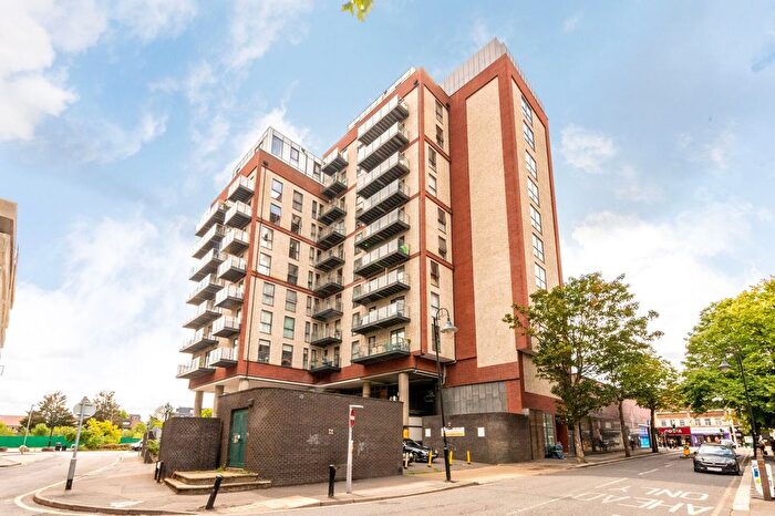 2 Bedroom Flat For Sale In New Malden House, New Malden, New Malden, KT3