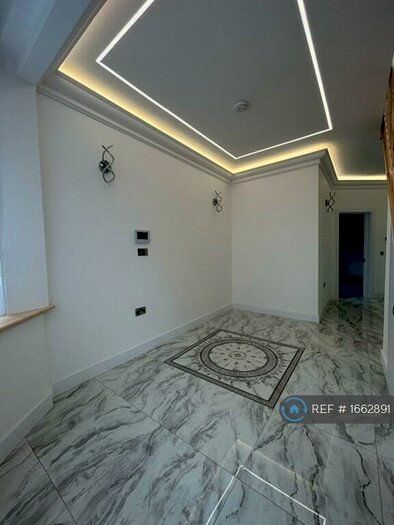5 Bedroom Bungalow To Rent In Hillington Gardens, London, IG8