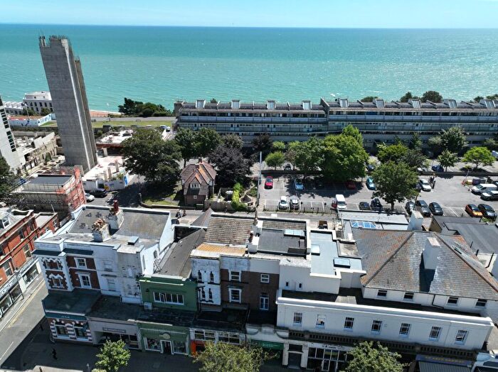 2 Bedroom Flat For Sale In Pleydell Gardens, Folkestone, Kent, CT20