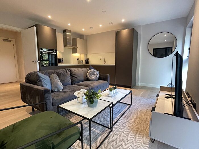 1 Bedroom Flat To Rent In Boulevard Apartments, Ufford Street, London, Kent, SE1