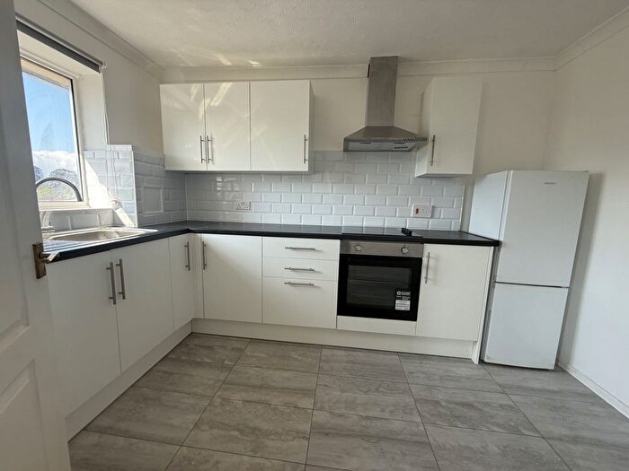 2 Bedroom Flat To Rent In Chatham, ME4