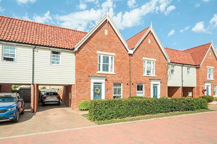 3 Bedroom House For Sale In Somerset Gardens, Lawford Green, CO11