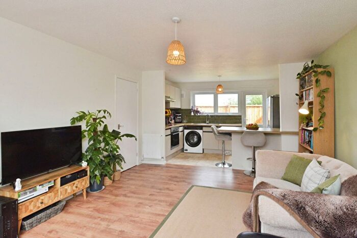 2 Bedroom Flat For Sale In Rossal Place, Hodge Lea, Milton Keynes, Buckinghamshire, MK12