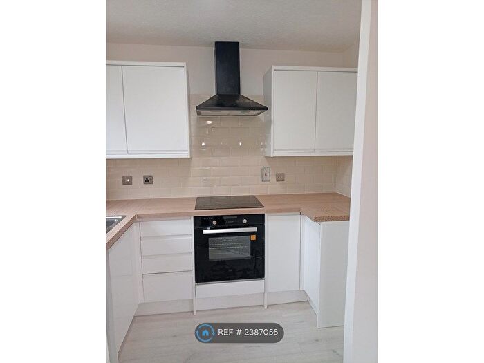 2 Bedroom Flat To Rent In Pearce Close, Mitcham, CR4