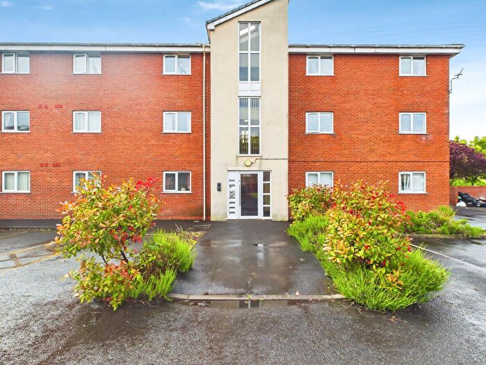 2 Bedroom Flat For Sale In Greenway Court Lascelles Street, Parr, St Helens, WA9